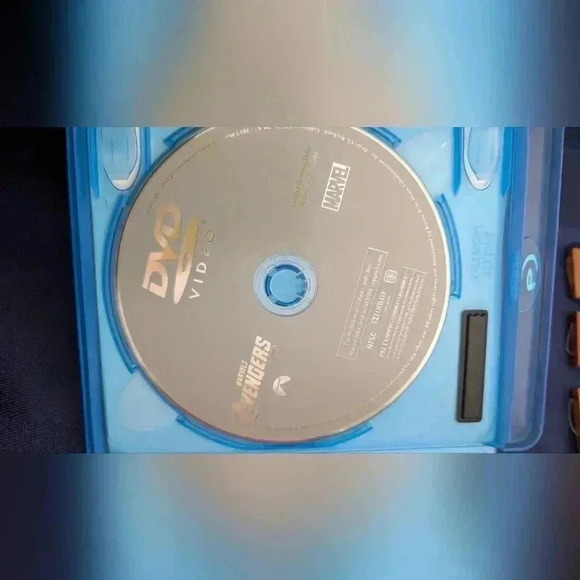 Avengers DVD And Blu-ray (EUC) - Picture 4 of 5